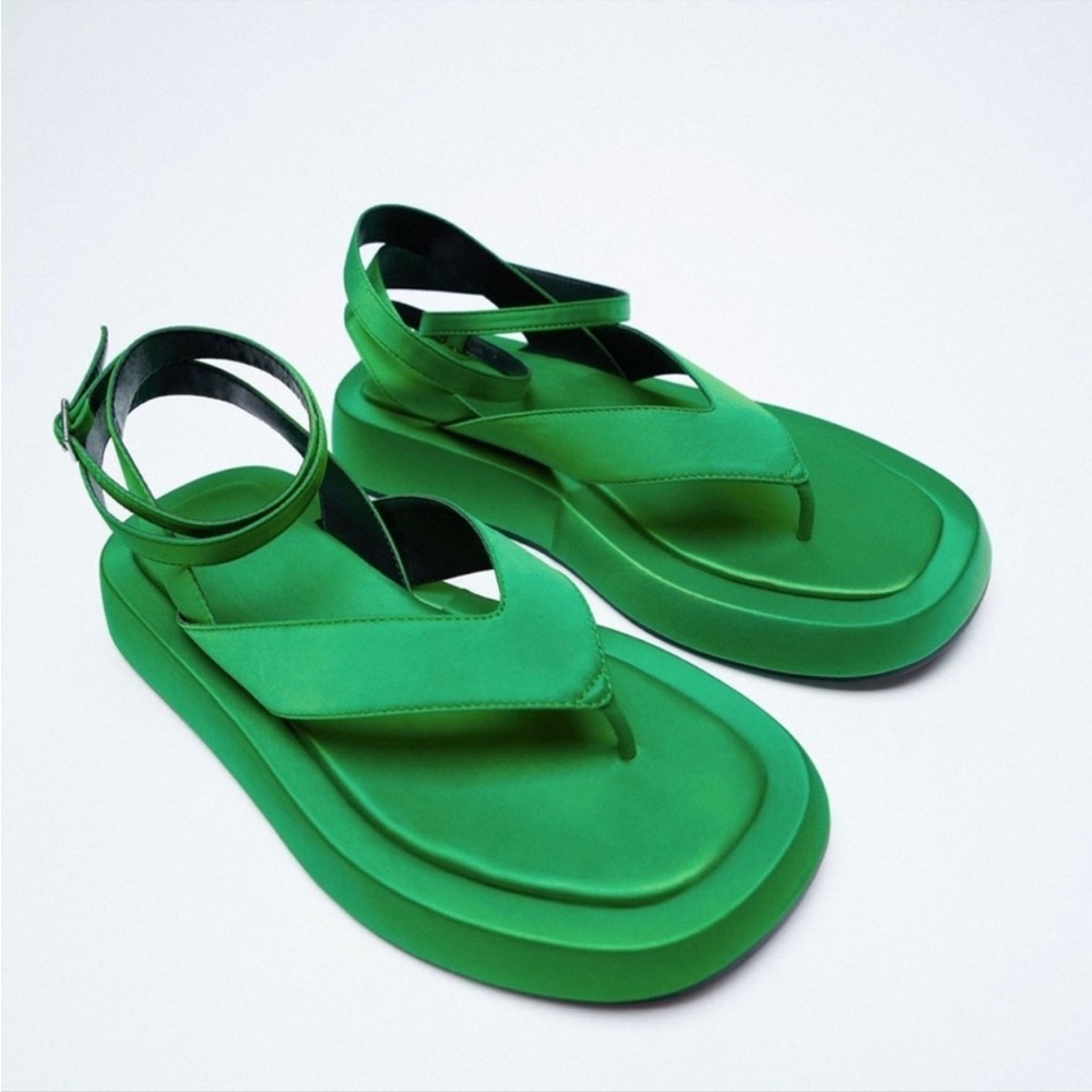 Zara Satin Effect Green Chunky ankle wrap thong sandals. STUNNING 💚 Size 8